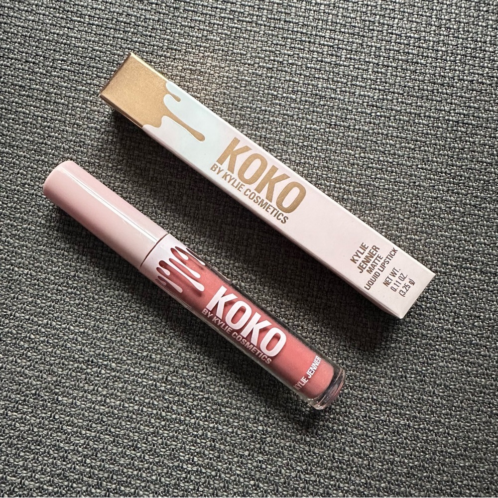 Kylie Cosmetics x Koko -  the bigger the hoops pink matte liquid lipstick